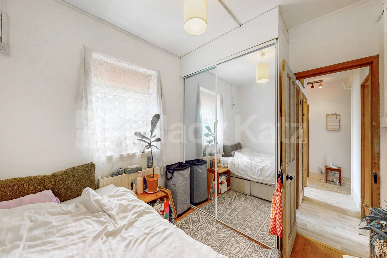 Charming three bedroomed apartment Congreve street, Elephant and Castle